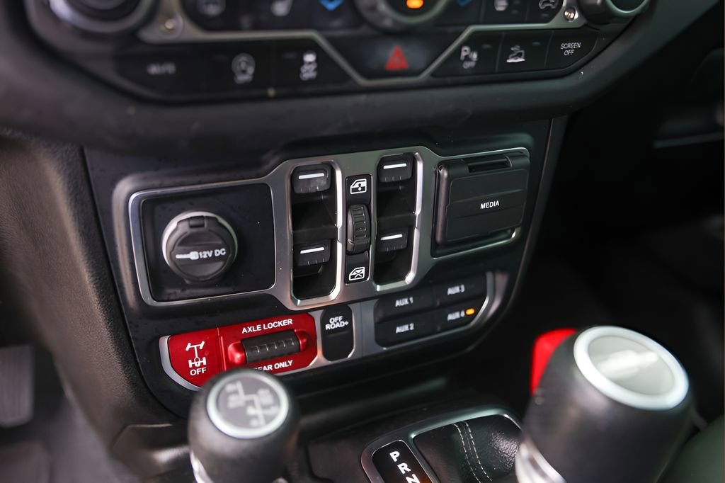 Used 2024 Jeep Gladiator Mojave AWD/4WD image 19