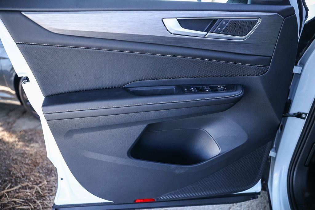 New 2026 Volkswagen Atlas Cross Sport SE image 32