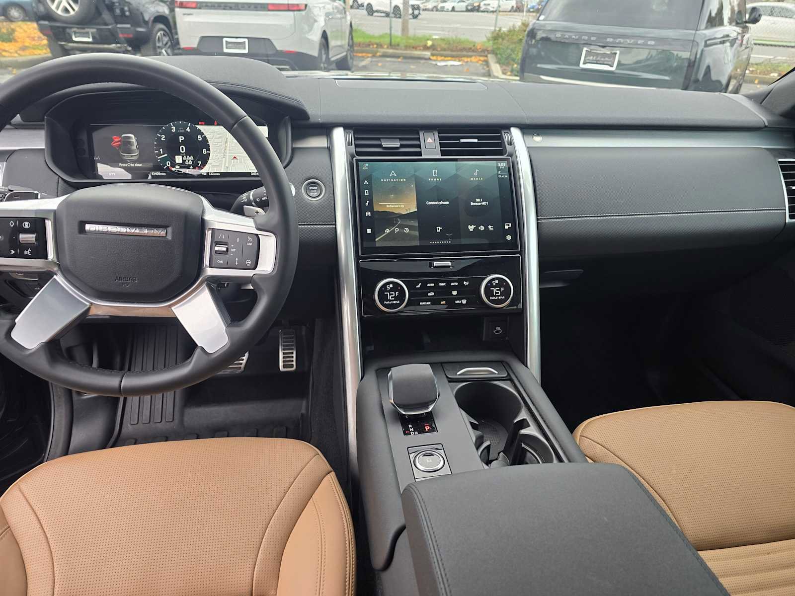 Certified 2025 Land Rover Discovery Dynamic SE image 23