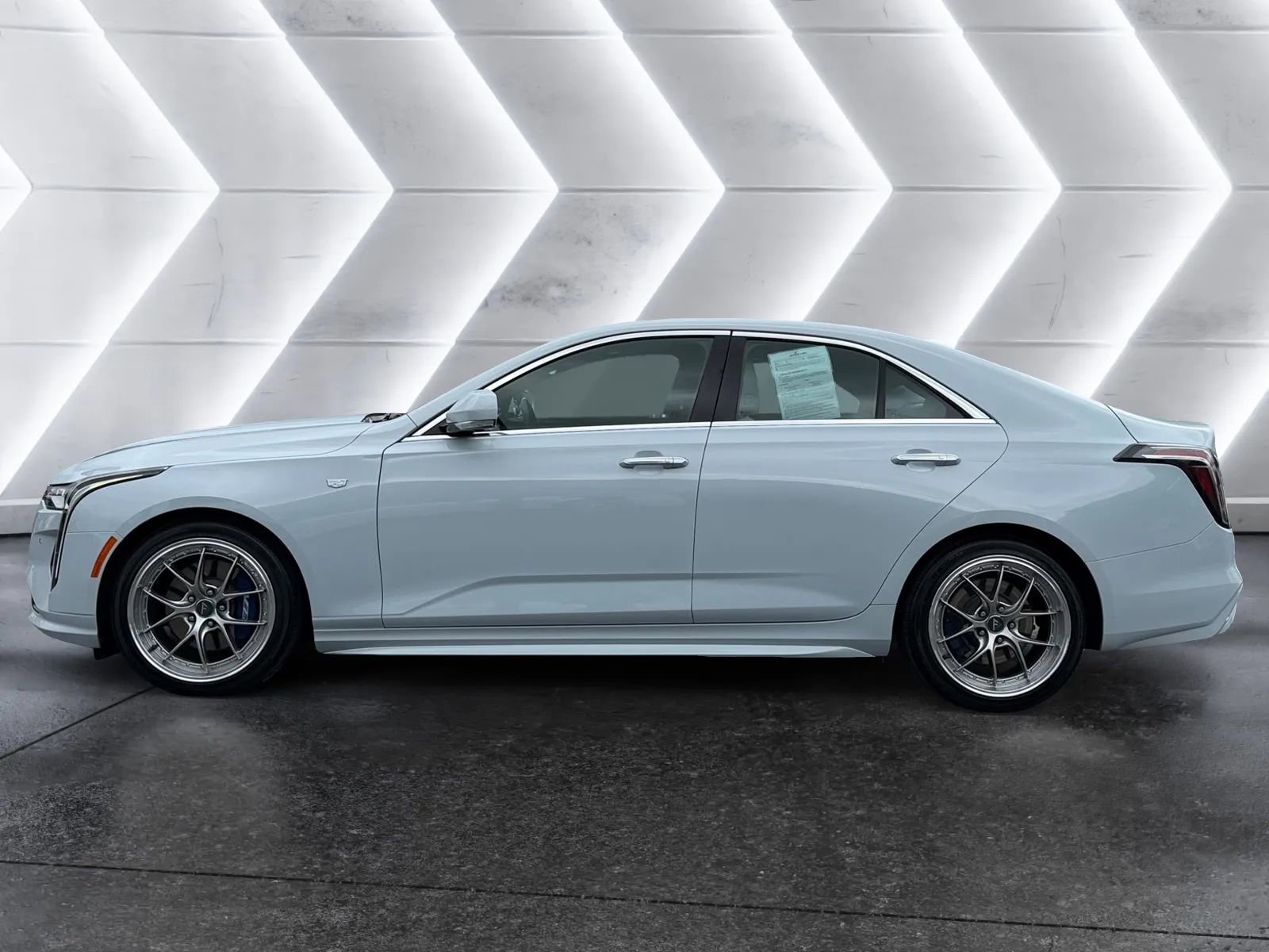 Used 2022 Cadillac CT4 Premium Luxury RWD image 2