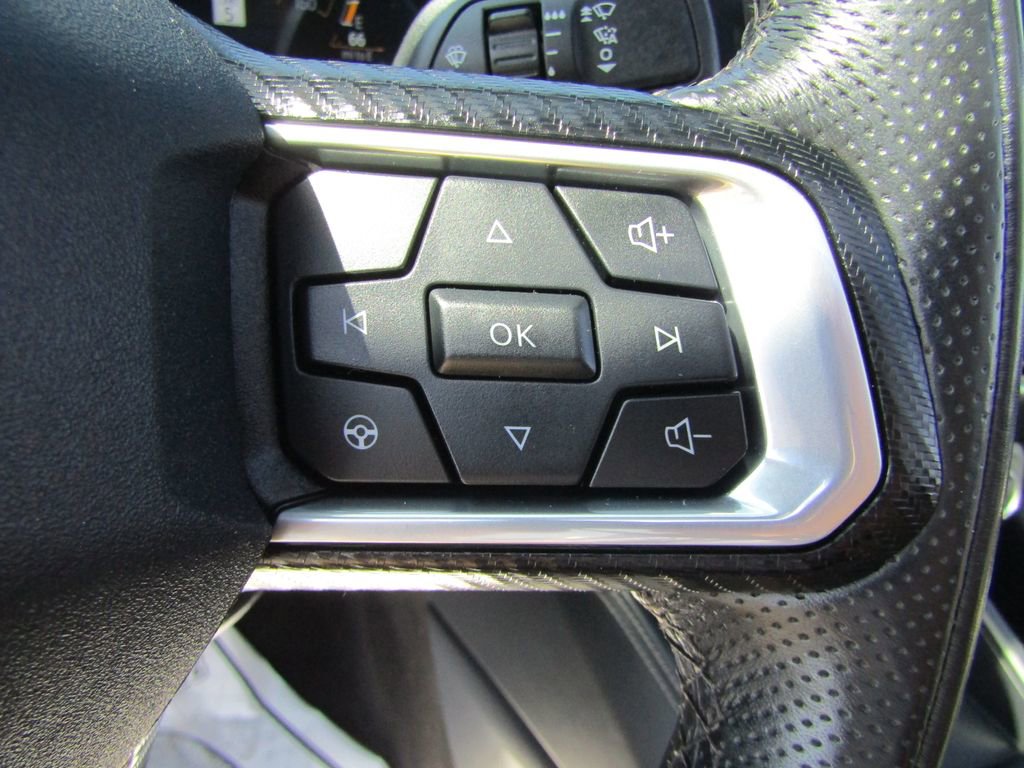 Used 2025 Ford Mustang GT Premium RWD image 25