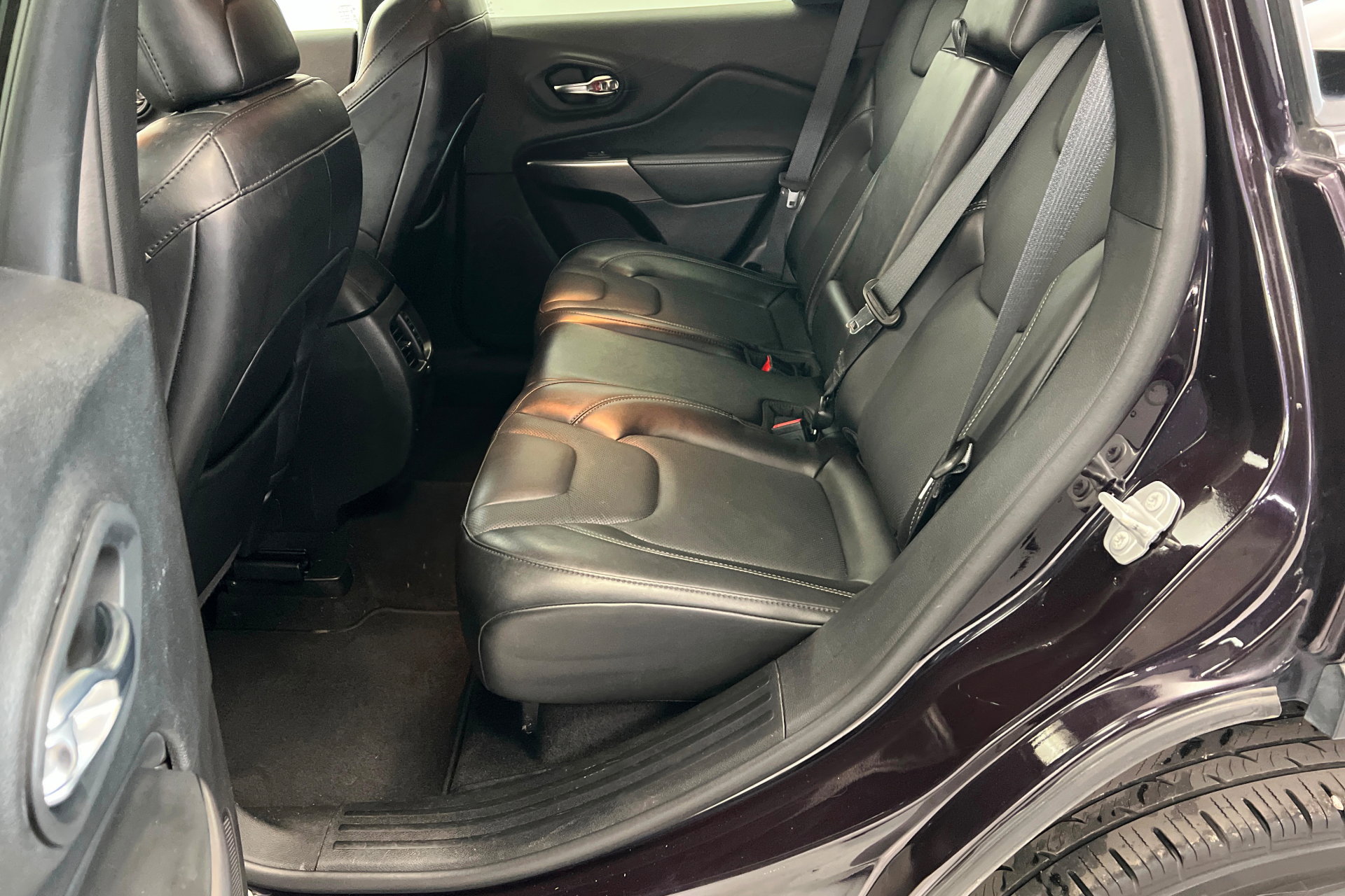 Used 2021 Jeep Cherokee Latitude Lux w/ Comfort/Convenience Group image 22