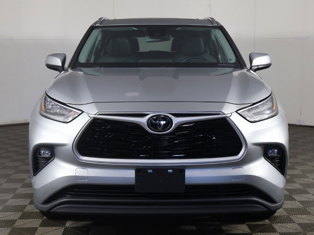 Used 2020 Toyota Highlander XLE image 12