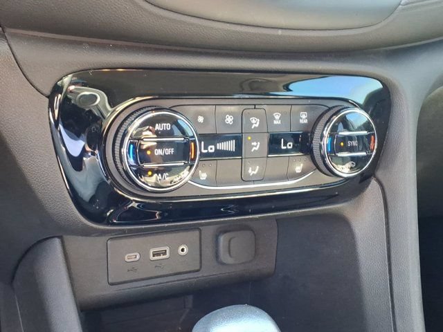 Used 2022 Buick Encore GX Select FWD image 14