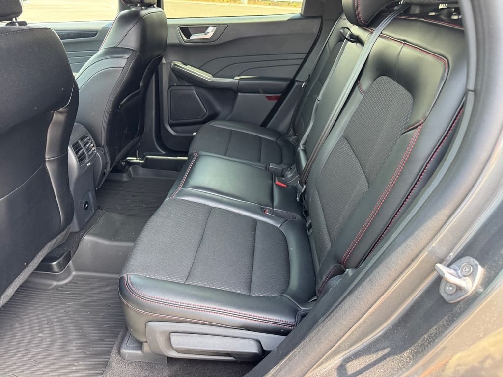 Used 2025 Ford Escape ST-Line AWD/4WD image 14