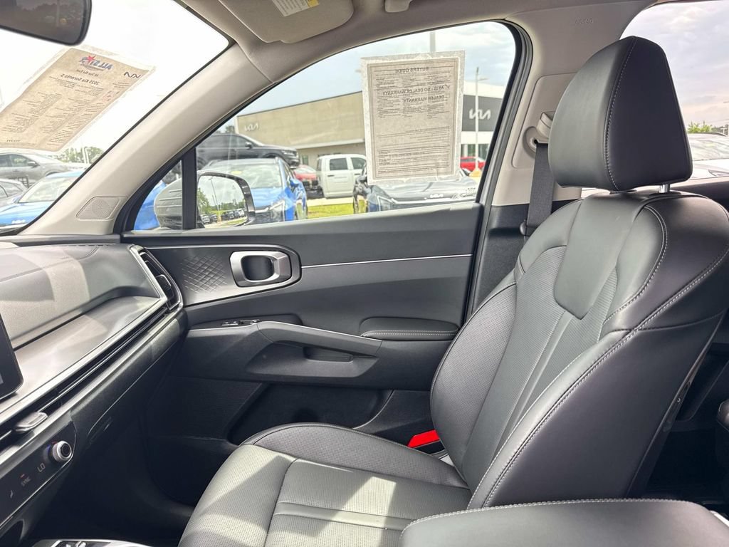 Used 2025 Kia Sorento S w/ Panoramic Sunroof Package FWD image 24