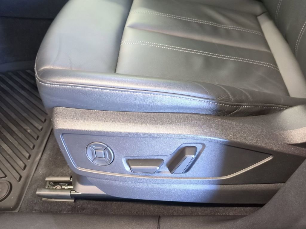 Used 2025 Audi Q5 Premium Plus w/ Premium Plus image 15