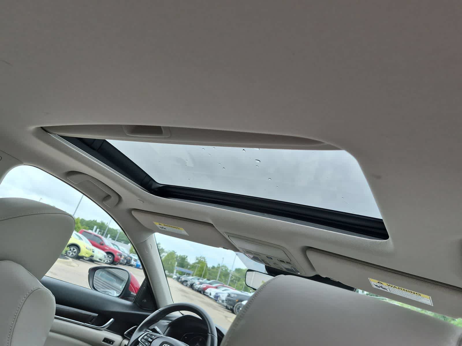 Used 2018 Honda Accord Touring image 22