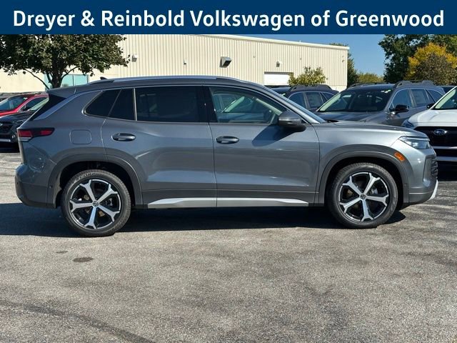 New 2025 Volkswagen Tiguan SE image 8