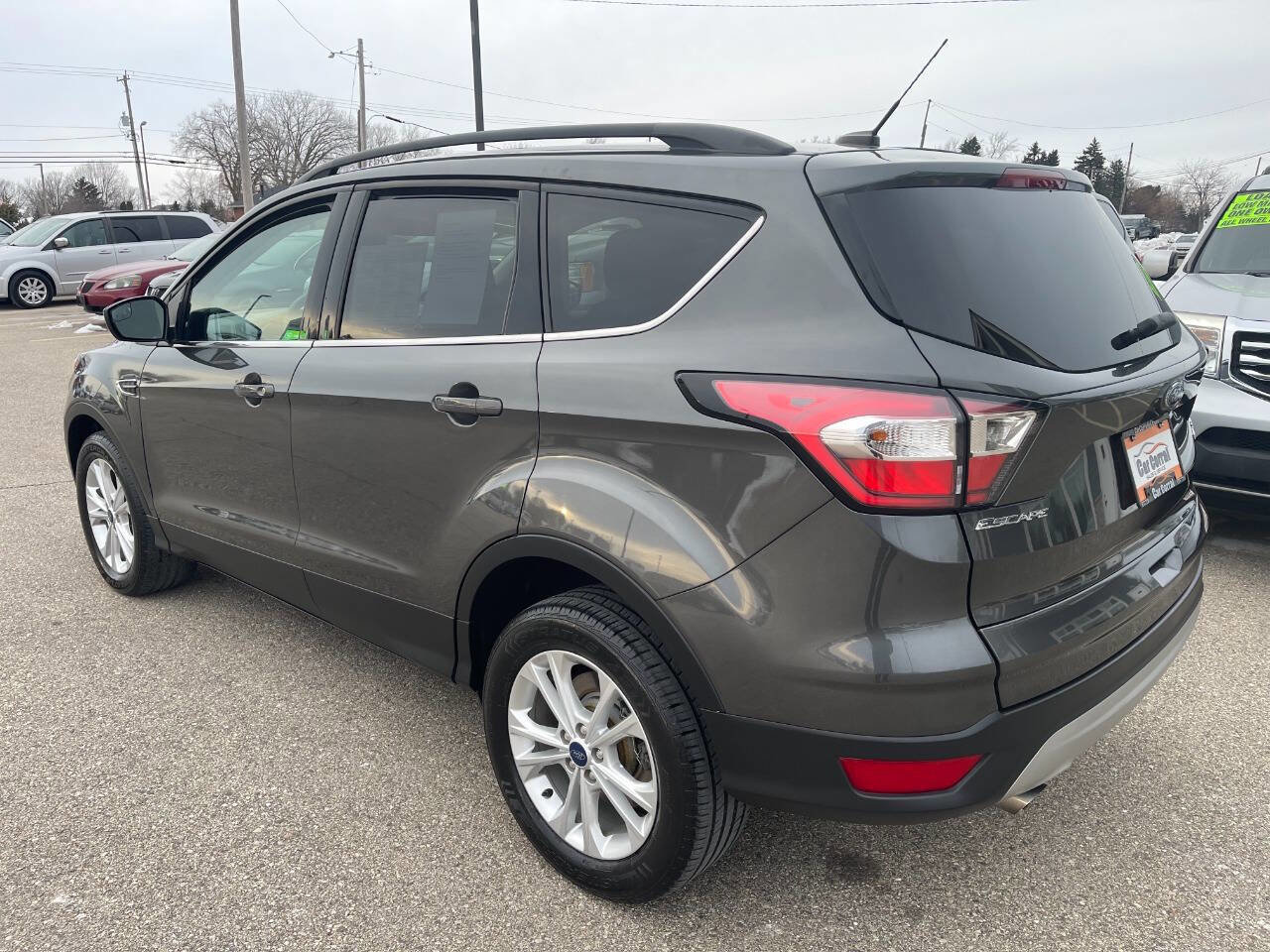 Used 2018 Ford Escape SE image 3