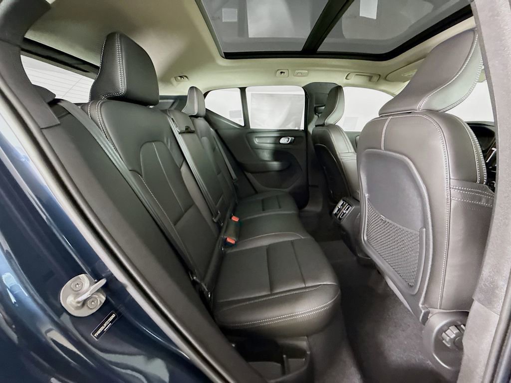New 2026 Volvo XC40 B4 Core FWD image 28