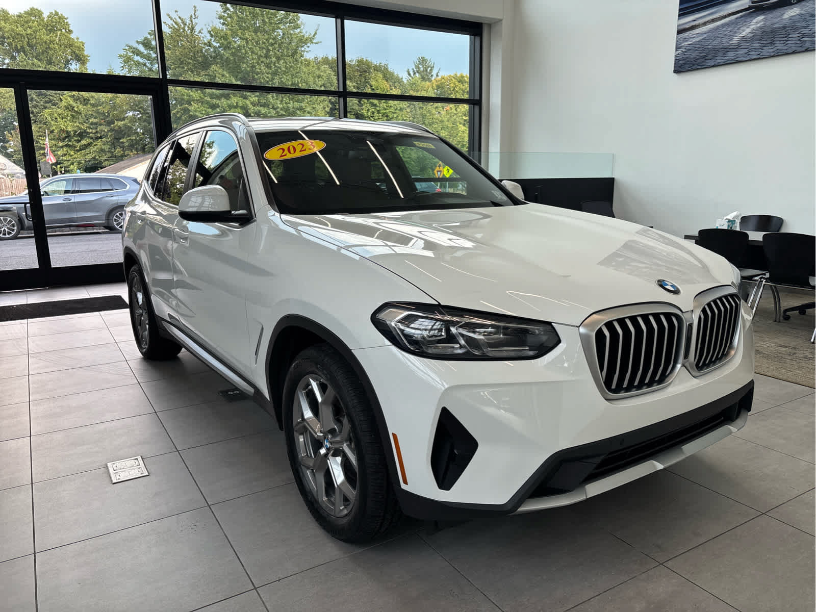 Used 2023 BMW X3 xDrive30i w/ Convenience Package AWD/4WD image 3