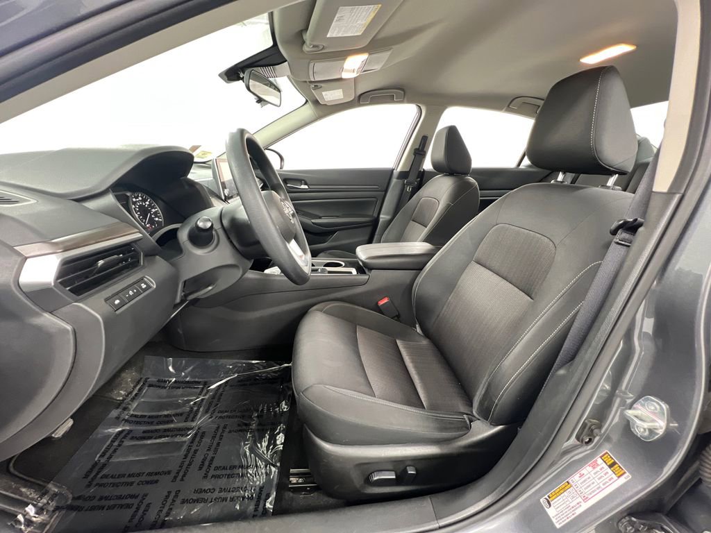 Used 2024 Nissan Altima 2.5 SV image 24