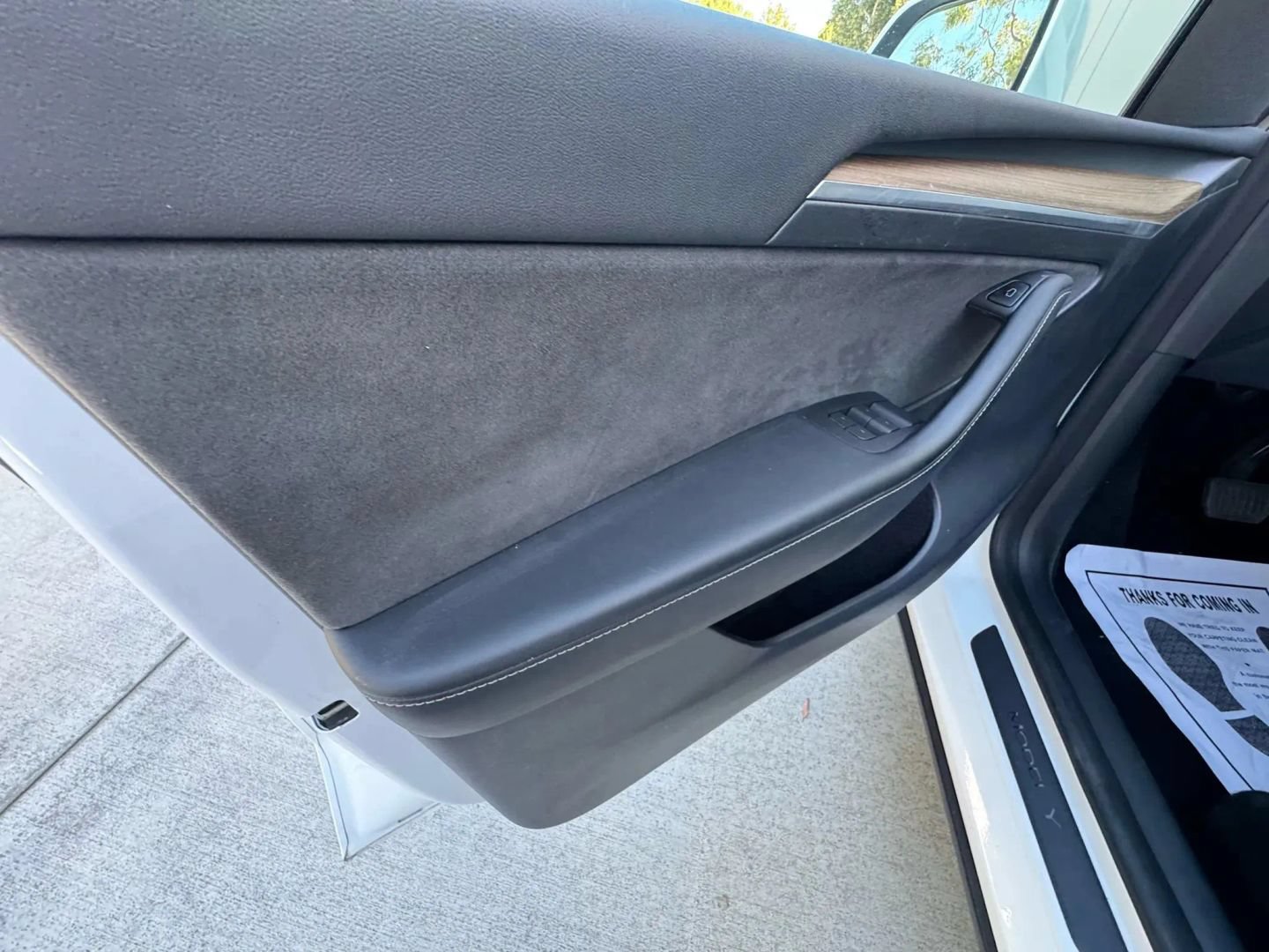 Used 2022 Tesla Model Y Long Range AWD/4WD image 27