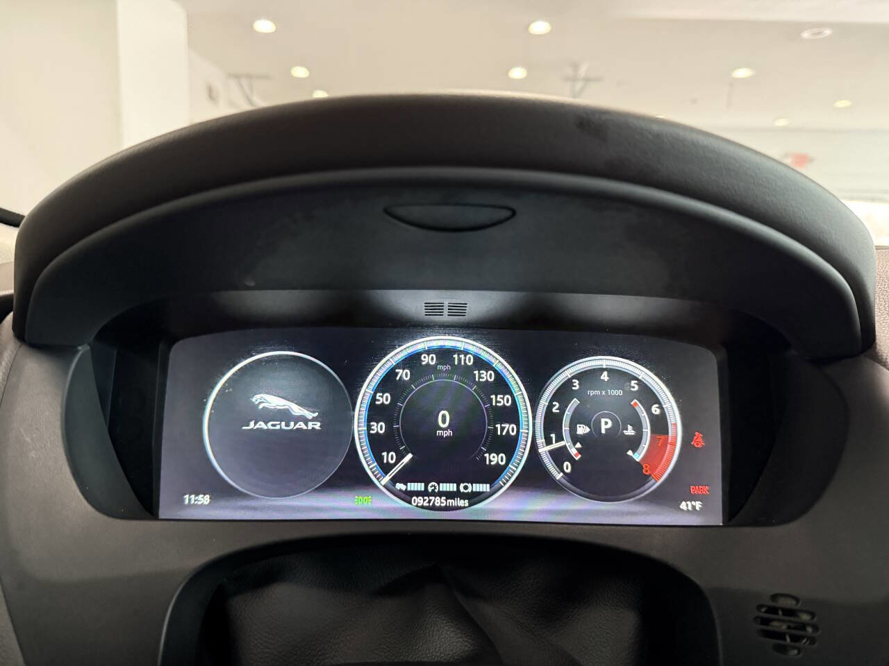 Used 2017 Jaguar F-PACE Prestige image 12