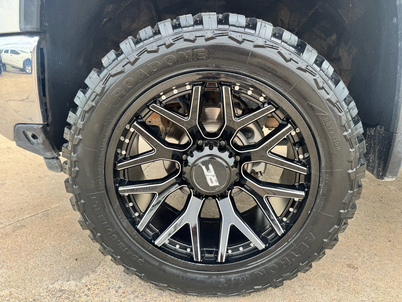 Used 2024 Chevrolet Silverado 2500 LT image 9