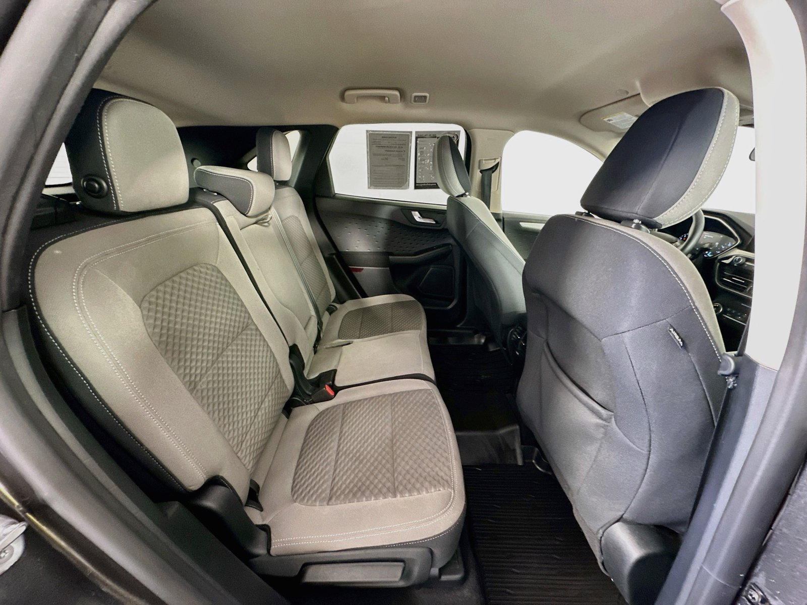 Used 2020 Ford Escape SE FWD image 25