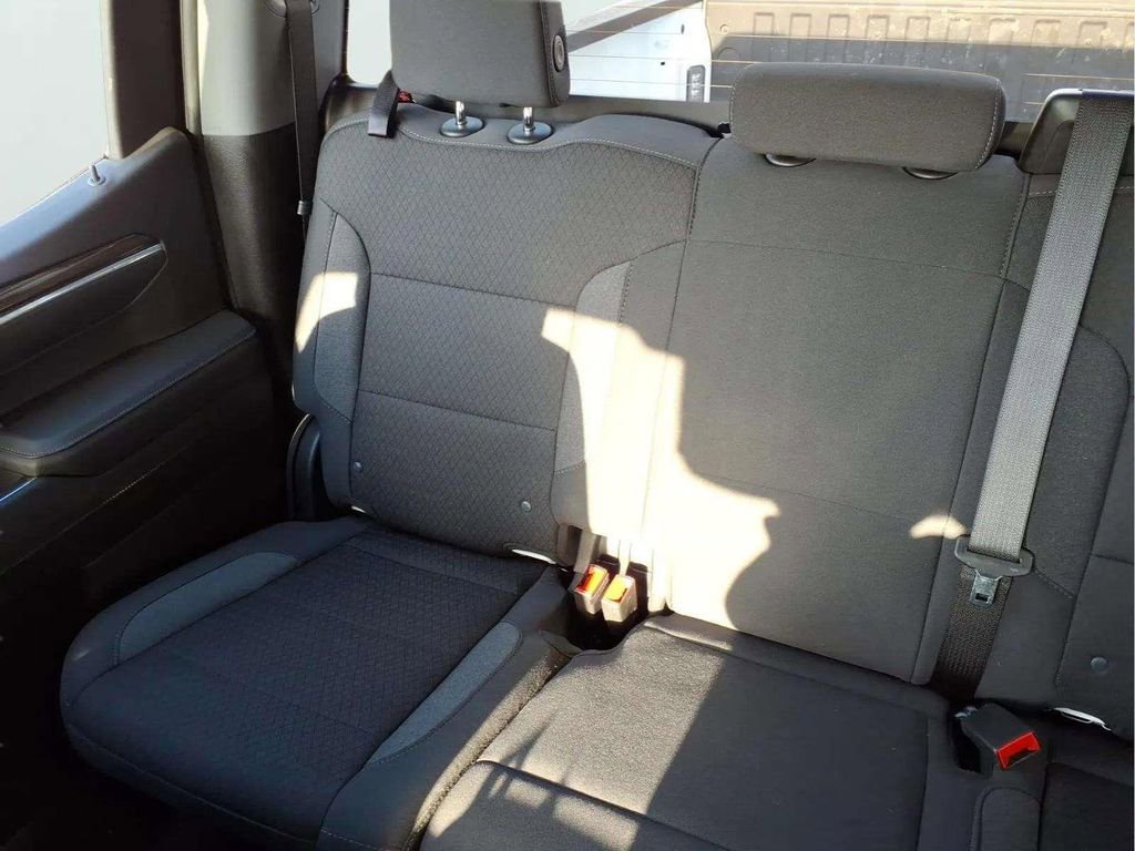 Used 2025 Chevrolet Silverado 1500 LT image 15
