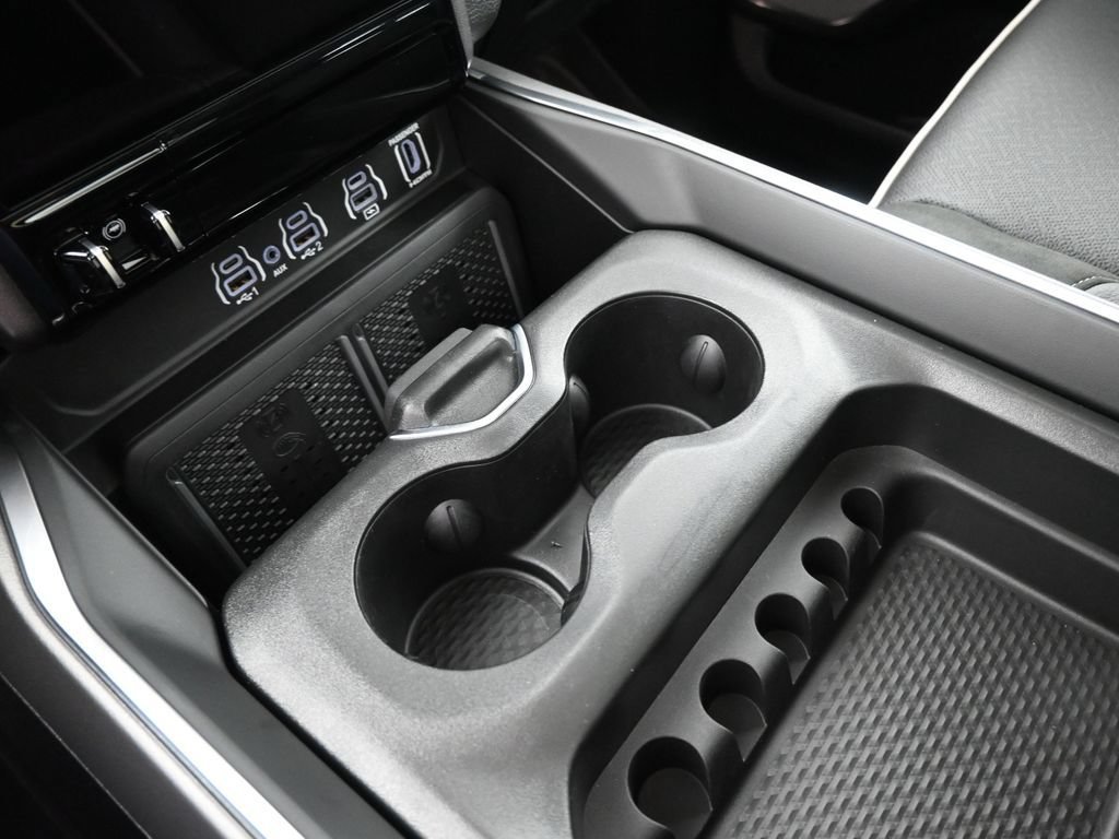 New 2026 RAM 1500 Laramie AWD/4WD image 4