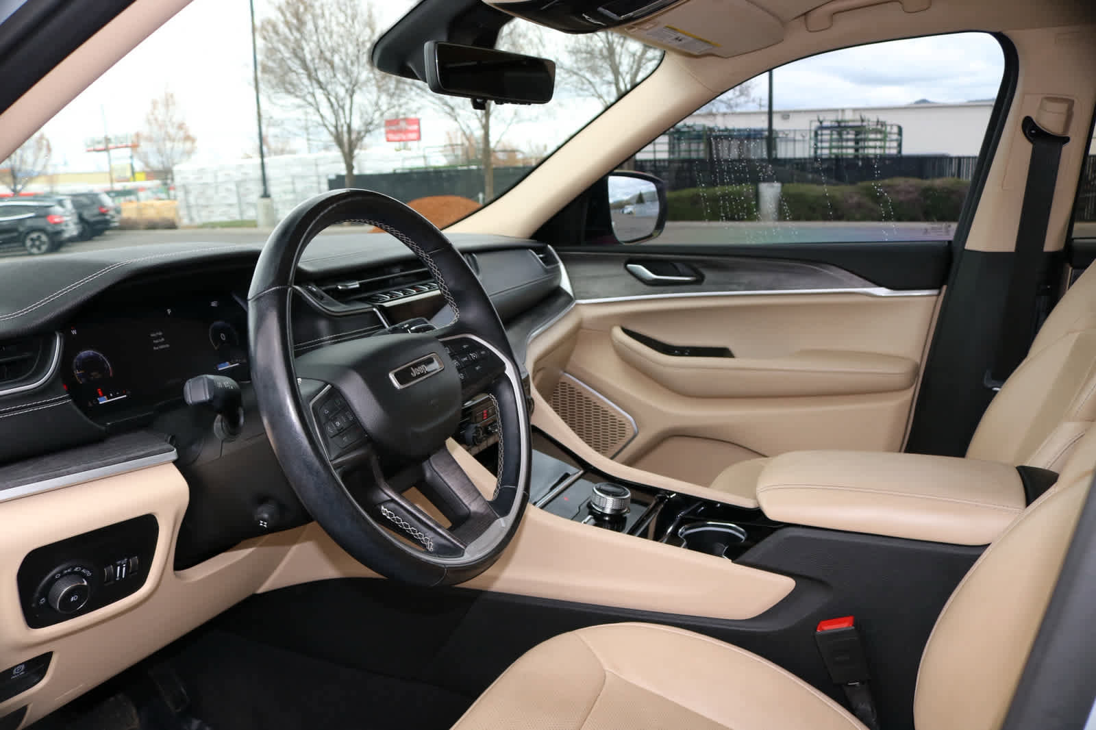 Used 2021 Jeep Grand Cherokee L Limited w/ Luxury Tech Group II AWD/4WD image 7