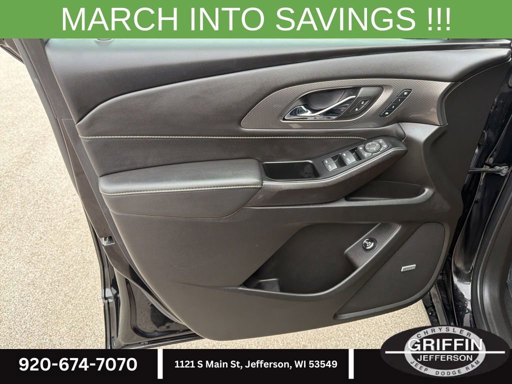 Used 2023 Chevrolet Traverse Premier image 12