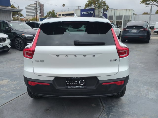 Certified 2023 Volvo XC40 B5 Plus w/ Protection Package Premier AWD/4WD image 4