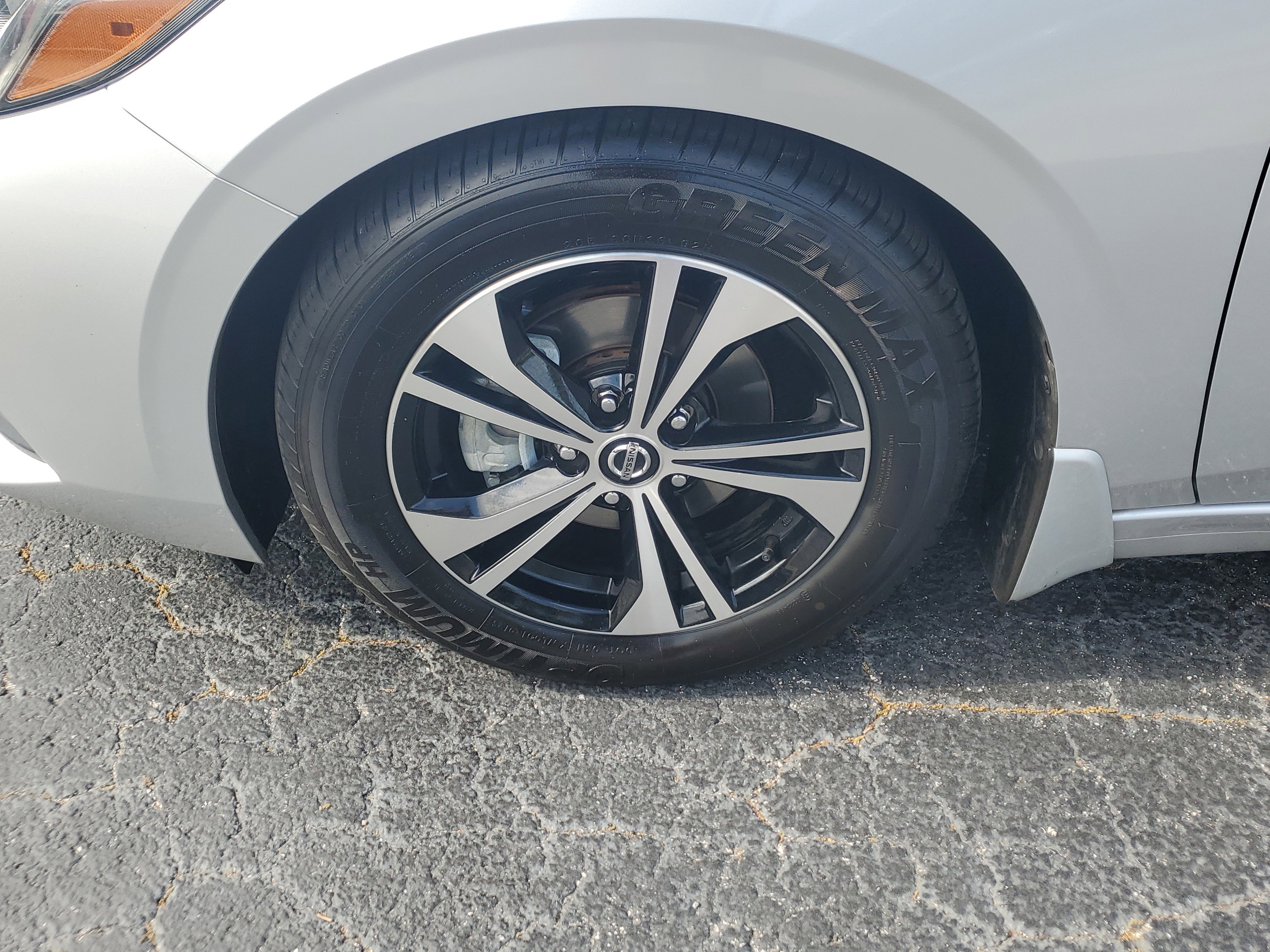 Used 2020 Nissan Sentra SV image 4