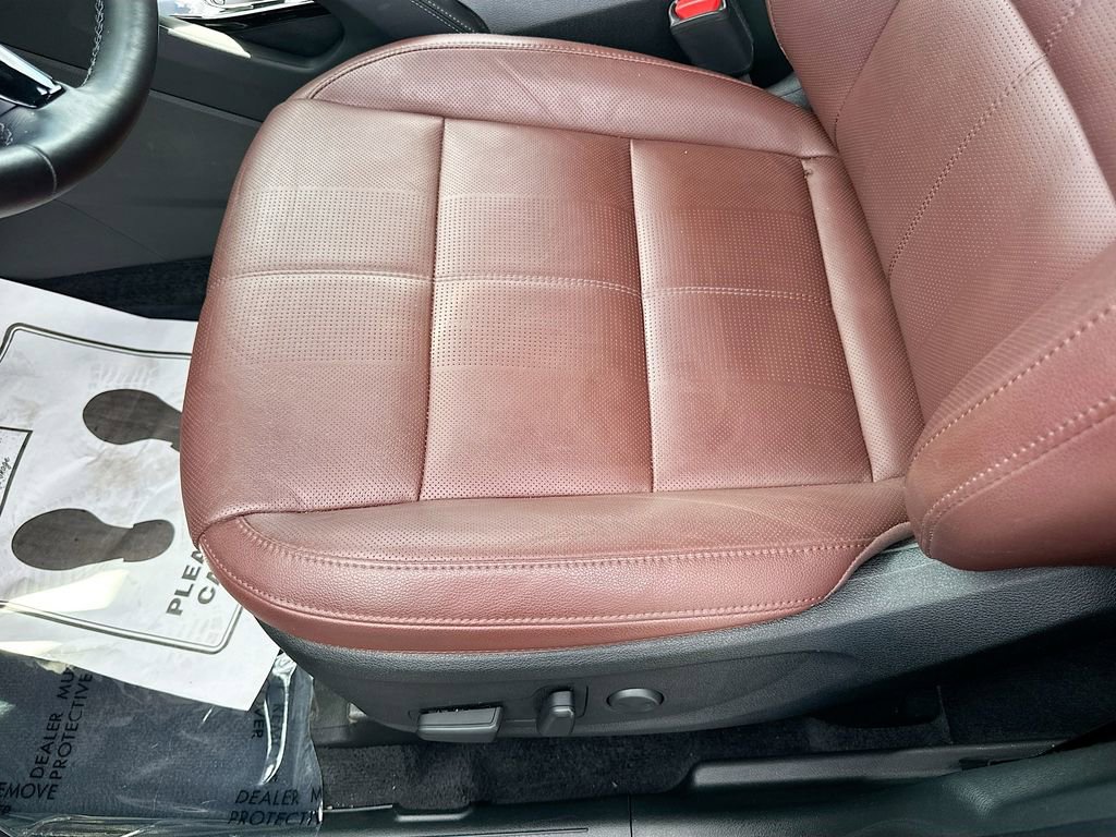 Used 2024 Kia Telluride EX w/ EX Captain's Chair Package AWD/4WD image 19