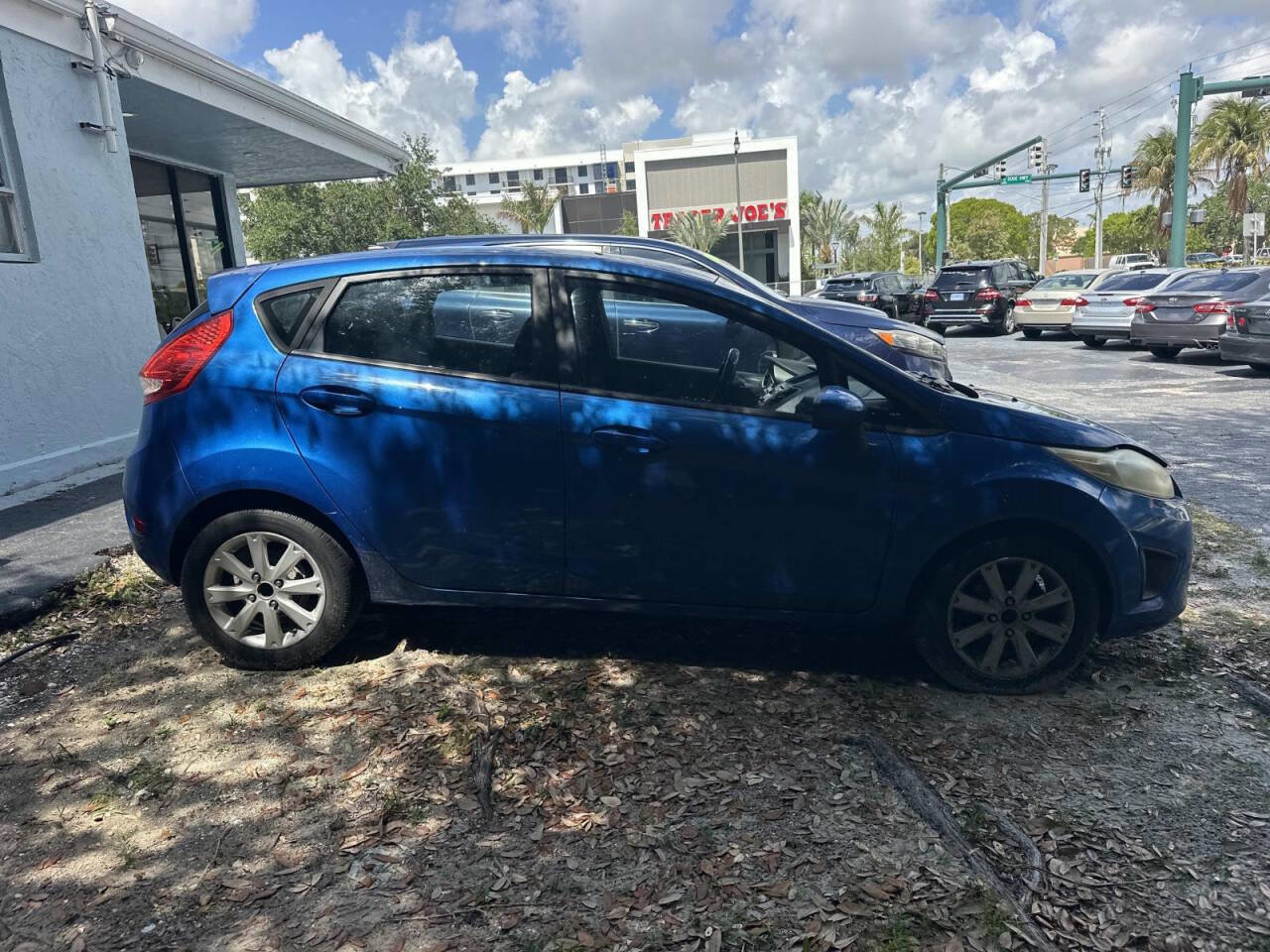 Used 2011 Ford Fiesta SE w/ 202A Rapid Spec Order Code FWD image 3