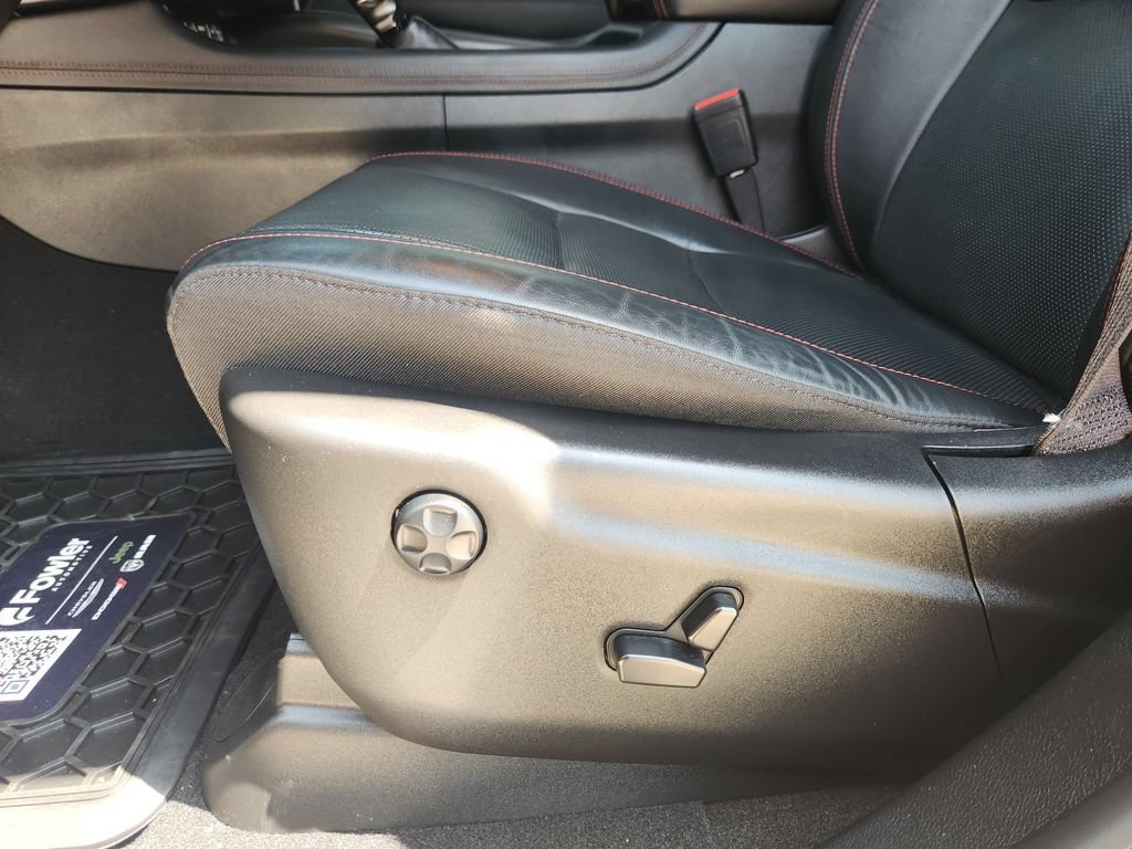 Used 2024 Dodge Durango R/T RWD image 25