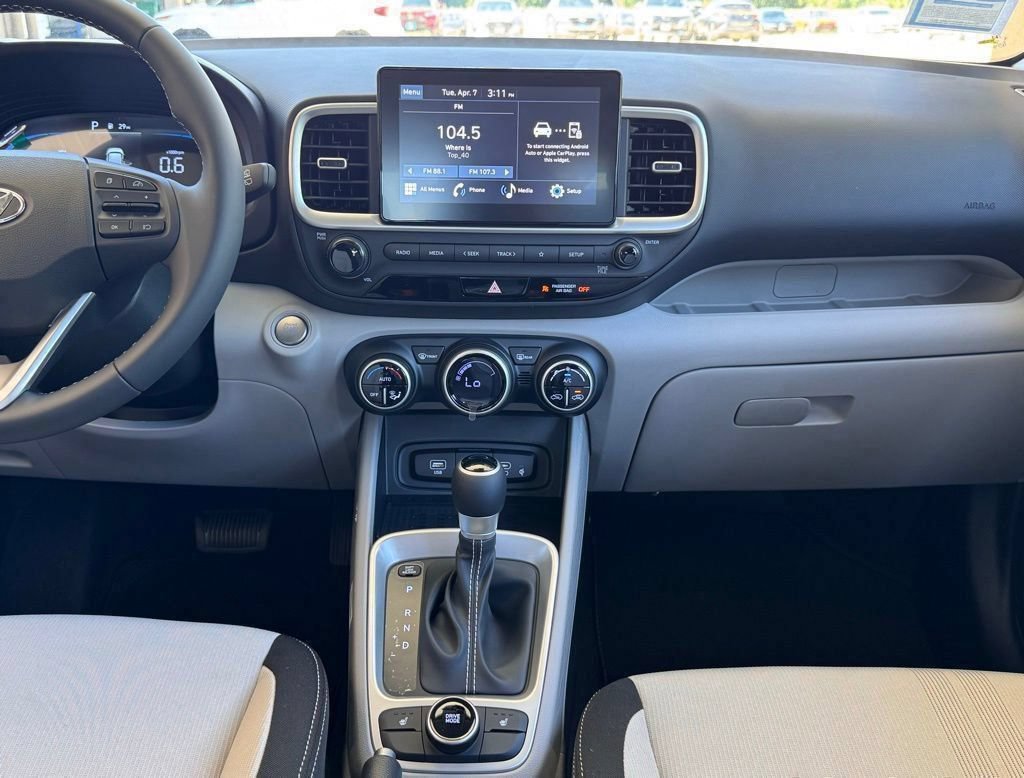New 2026 Hyundai Venue SEL FWD image 4