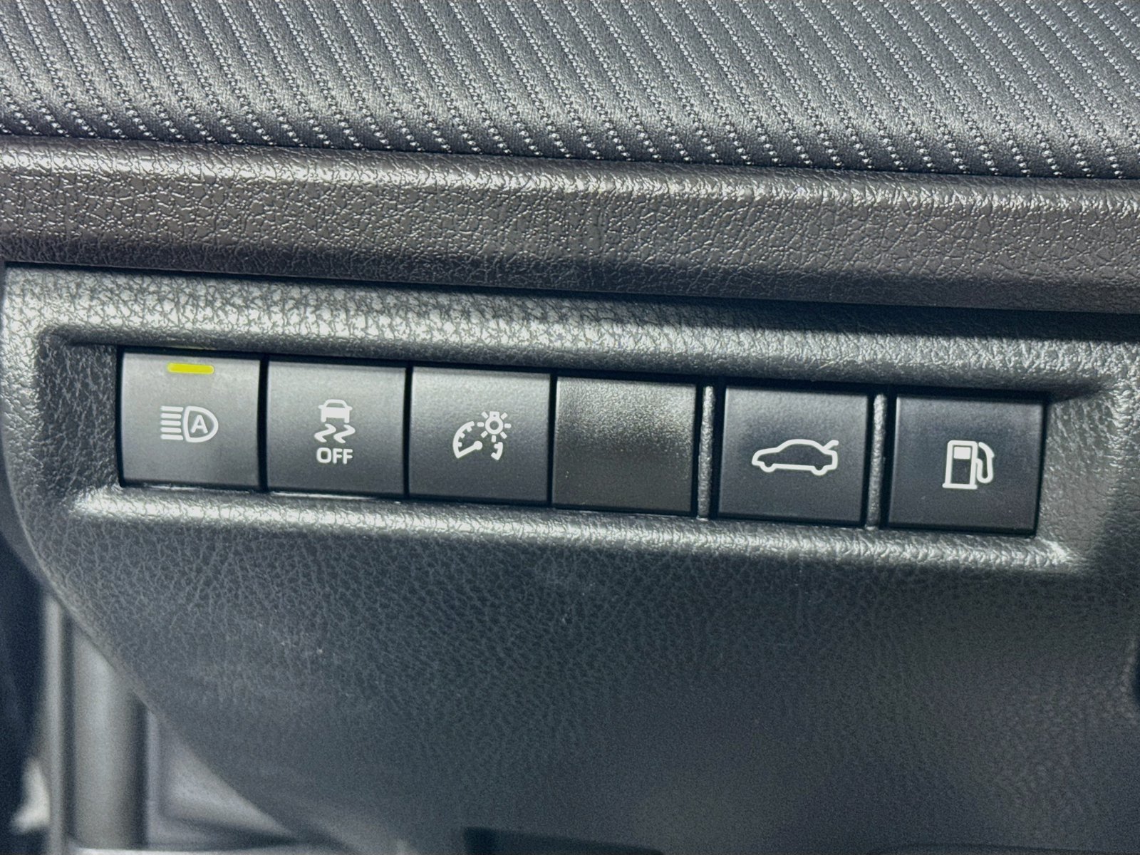Used 2025 Toyota Camry SE FWD image 10