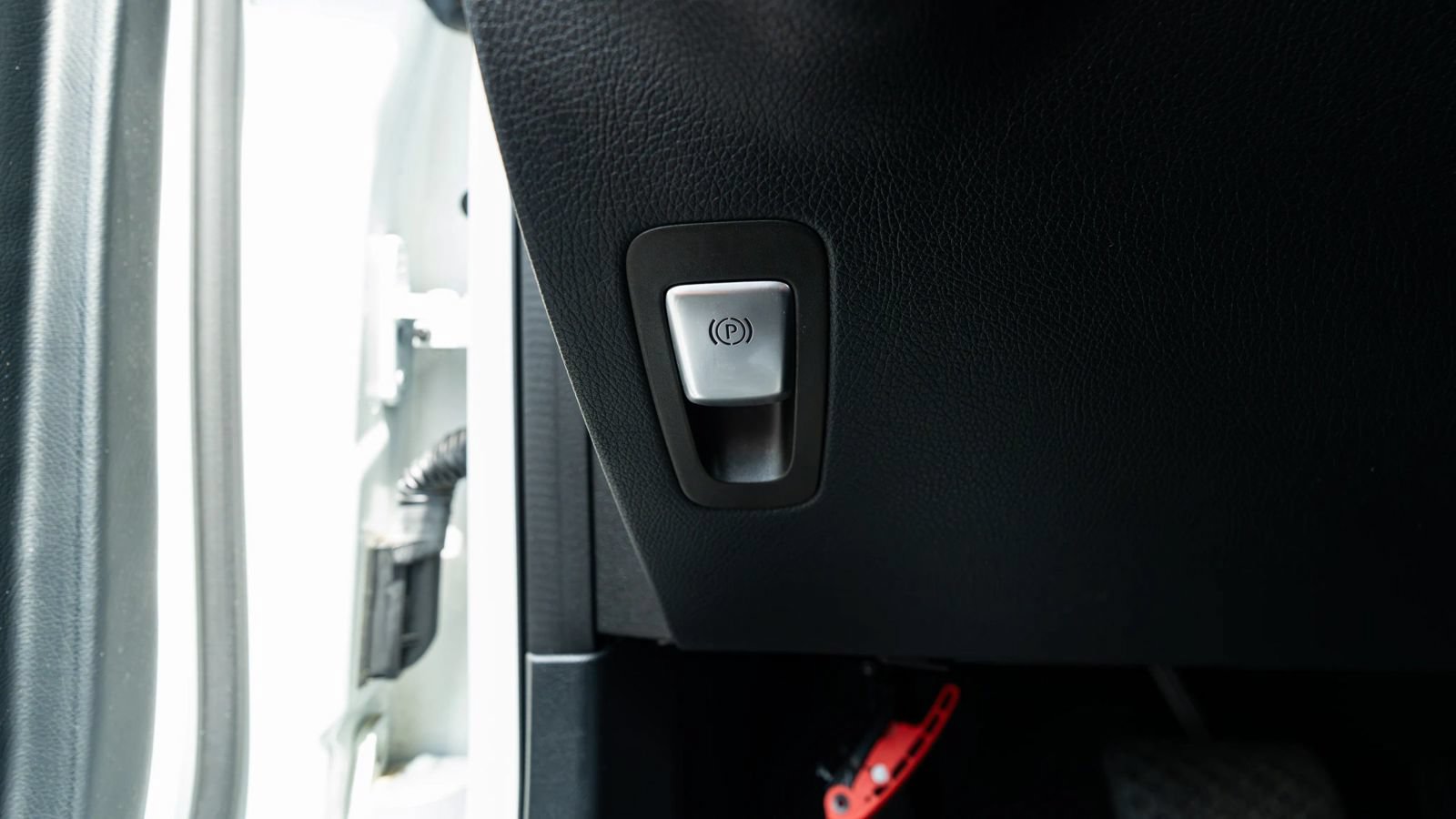 Used 2019 Mercedes-Benz GLC 300 4MATIC w/ Premium Package image 55