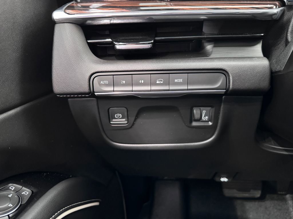 Certified 2023 Cadillac Escalade Premium Luxury AWD/4WD image 29