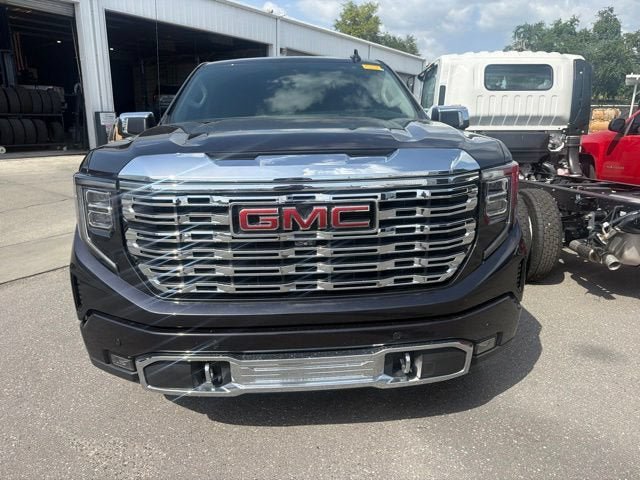 Used 2023 GMC Sierra 1500 Denali w/ Denali Reserve Package AWD/4WD image 2