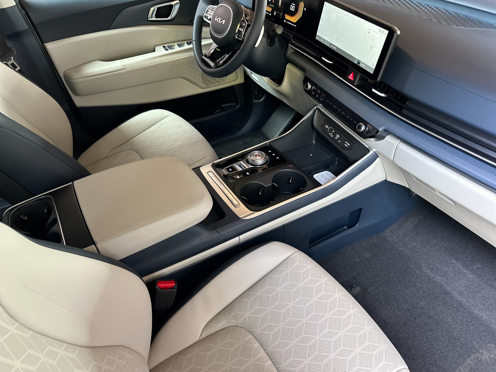 New 2026 Kia Carnival EX FWD image 17