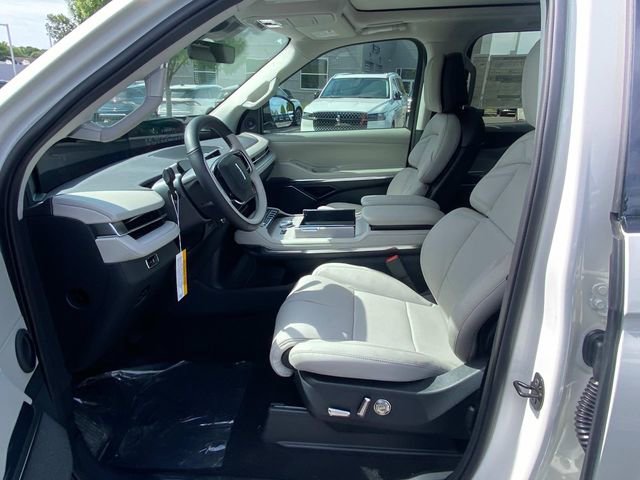 New 2026 Lincoln Navigator L Reserve w/ Jet Appearance Package AWD/4WD image 10