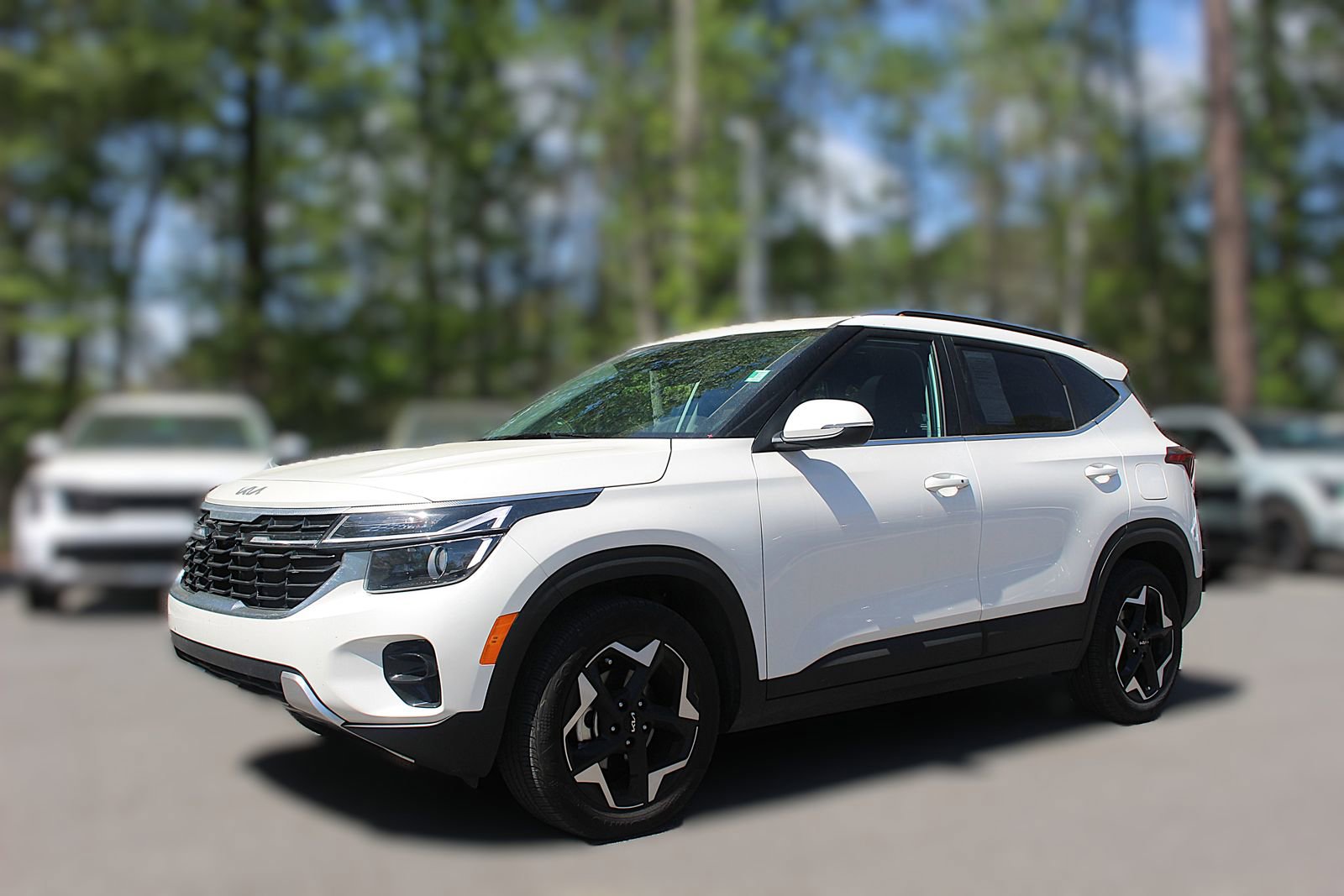Certified 2025 Kia Seltos EX w/ EX Sunroof Package image 3