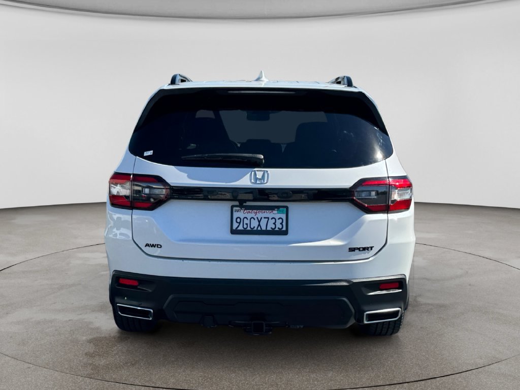 Used 2023 Honda Pilot Sport image 4