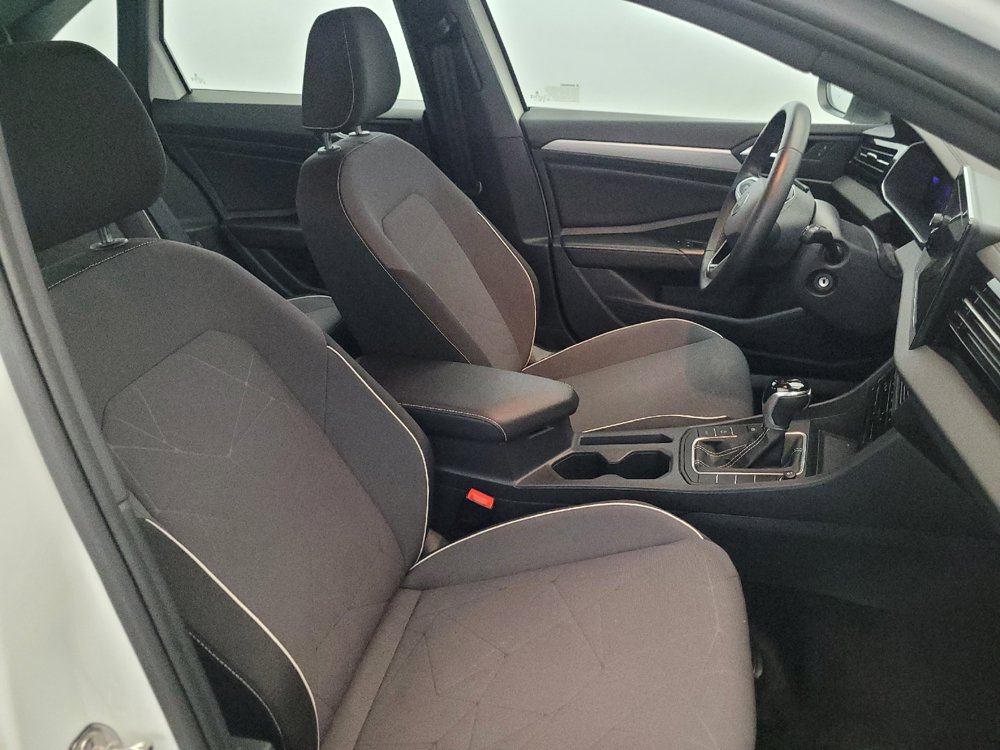 Used 2025 Volkswagen Jetta Sport FWD image 21