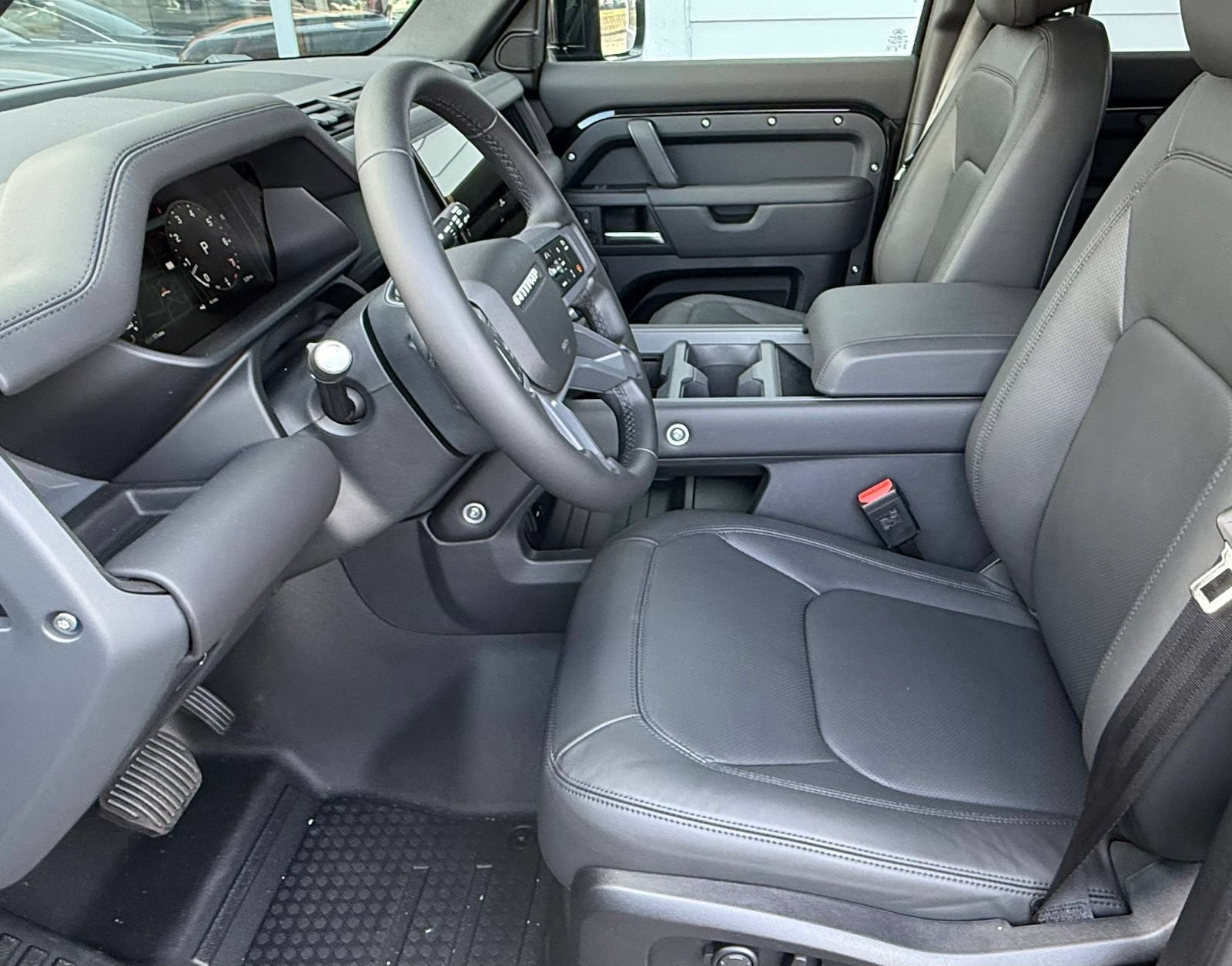 New 2026 Land Rover Defender 110 X-Dynamic SE AWD/4WD image 14