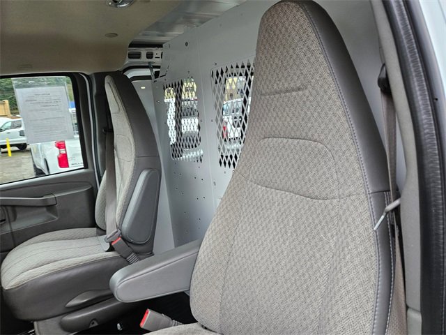 Used 2024 GMC Savana 2500 w/ Driver Convenience Package image 14