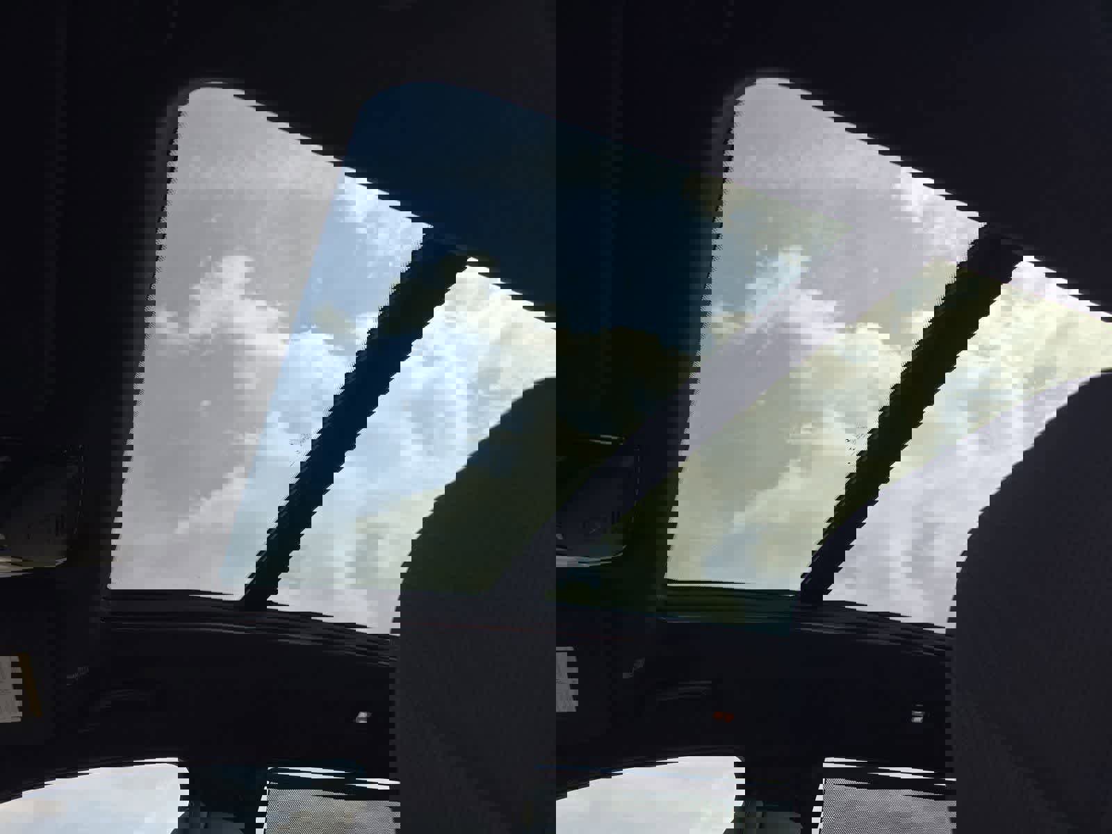 Used 2024 BMW X7 xDrive40i w/ M Sport Package image 17