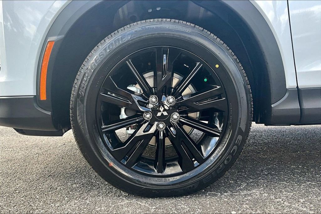 New 2026 Mitsubishi Eclipse Cross LE image 12