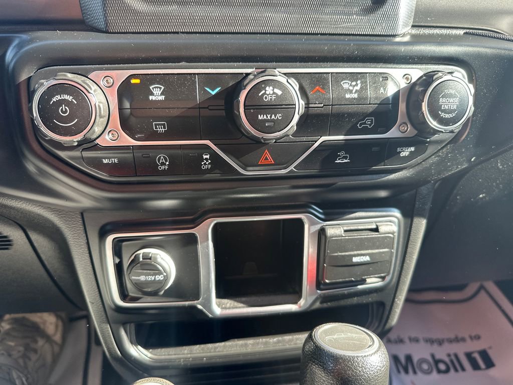 Used 2022 Jeep Gladiator Sport image 18