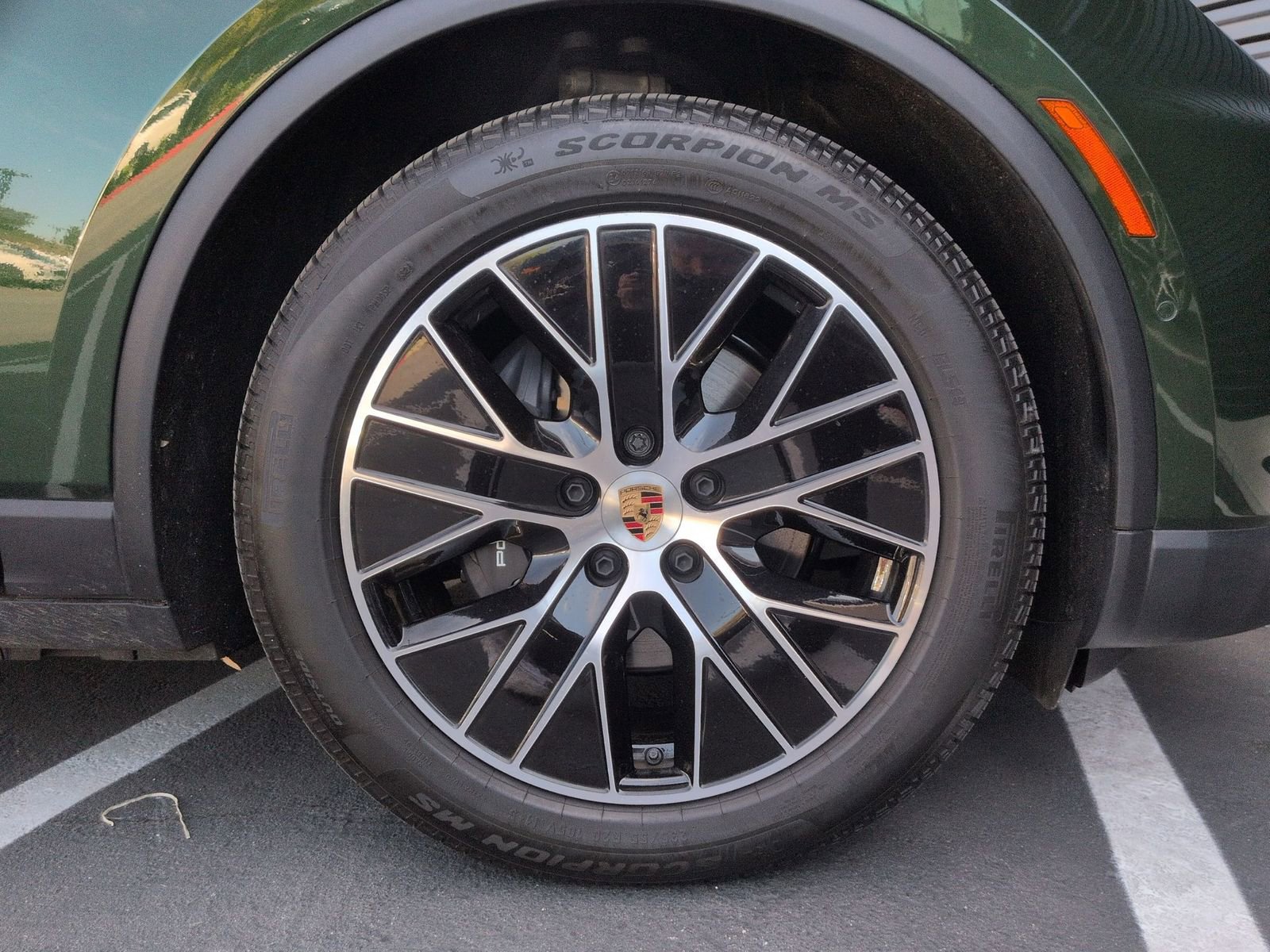 Certified 2025 Porsche Macan Electric image 13