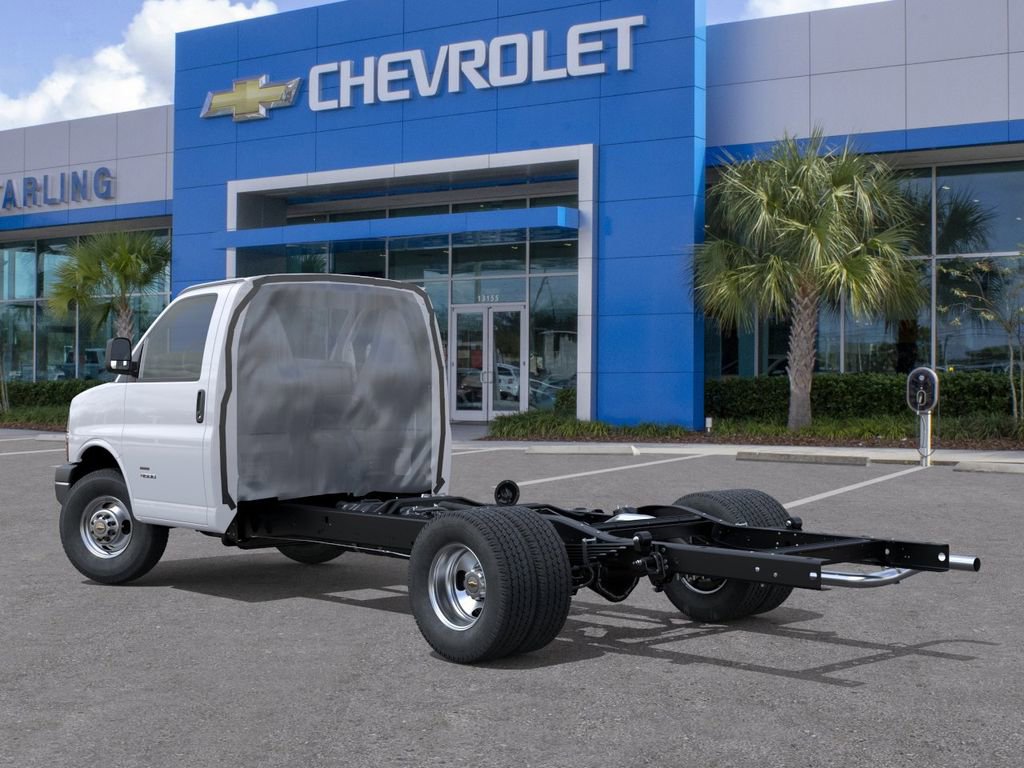 New 2026 Chevrolet Express 4500 w/ Power Convenience Package RWD image 2
