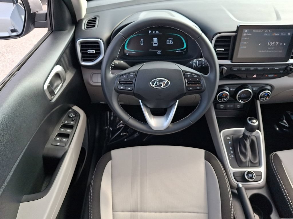 Used 2024 Hyundai Venue SEL FWD image 11