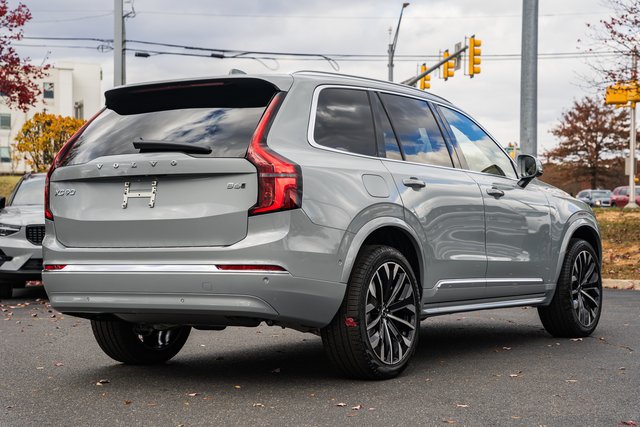 Used 2026 Volvo XC90 B6 Plus w/ Protection Package Premier AWD/4WD image 4