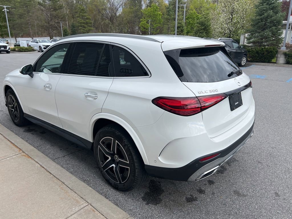 Used 2025 Mercedes-Benz GLC 300 4MATIC image 29